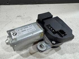 61628361640 Bmw Trunk Tailgate Rear Wiper Motor E39 Touring Wagon 528i 525i 540i 99-03 61628361640 Bmw Trunk Tailgate Rear Wiper Motor E39 Touring Wagon 528i 525i 540i 99-03