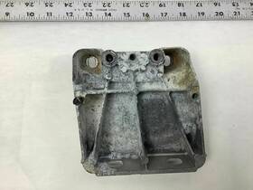7010593 Bmw 528i 2006 Sedan 3.0l Front Wiper Linkage Reinforcement Body Support Factory