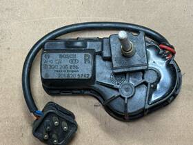 2018205242 Bosch 0390206533 84-93 Mercedes W201 190e Right Headlight Wiper Motor Tested 2018205242 Bosch 0390206533 84-93 Mercedes W201 190e Right Headlight Wiper Motor Tested