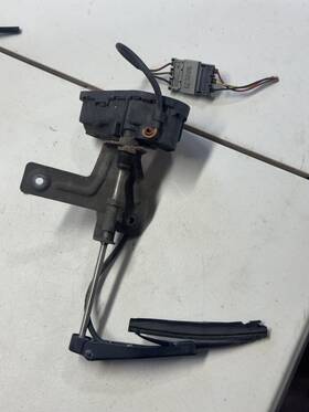 0390206915 Bosch 0390206879 Saab 9000 Left Headlamp Wiper Motor