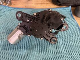 Bosch 390201800 Rear Wiper Motor Assembly - Volkswagen Golf Part 390 201 800