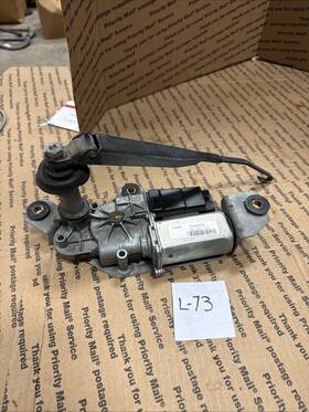 10422078 Buick 2002-2007 Rendezvous Rear Window Wiper Motor With Arm Used