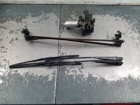 20521247 Buick 1985 Grand National Windshield Wiper Linkage / Arms Motor #5707