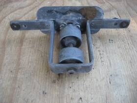 86094-28 Chevrolet 1955 1956 1957 Chevy Windshield Wiper Transmission Cable Pulley-original 86094-28 Chevrolet 1955 1956 1957 Chevy Windshield Wiper Transmission Cable Pulley-original