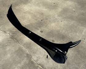 10270322 Corvette 1997-2004 C5 Oem Windshield Wiper Cowl 10270322 Corvette 1997-2004 C5 Oem Windshield Wiper Cowl