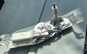 34928-581 Denso Mazda 323f 1999-2003 Hatch Rear Wiper Motor 34928-581 Denso Mazda 323f 1999-2003 Hatch Rear Wiper Motor