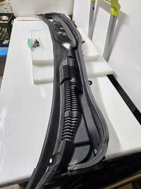 6w73-5402222-amw Ford 2003-2011 Crown Victoria Front Windshield Wiper Motor Cover Grand Marquis
