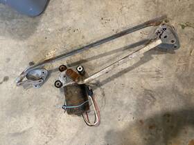 D12b-17532 Ford 1976 Pinto Windshield Wiper Transmission Linkage With Core Untested Motor D12b-17532 Ford 1976 Pinto Windshield Wiper Transmission Linkage With Core Untested Motor