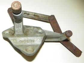 4904739 General Motors 1959 1960 Impala Bel Air Biscayne Windshield Wiper Transmission Right Side Pivot 4904739 General Motors 1959 1960 Impala Bel Air Biscayne Windshield Wiper Transmission Right Side Pivot