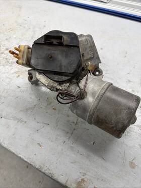 5044672 General Motors Wiper Motor 1966-1973 Gm With Hidden Wipers 3 Pins 2 Speeds 5044672 General Motors Wiper Motor 1966-1973 Gm With Hidden Wipers 3 Pins 2 Speeds