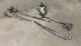 4759119 Gm 1960 Buick Invicta Windshield Wiper Arms And Motor Assembly - Pontiac Cadillac 4759119 Gm 1960 Buick Invicta Windshield Wiper Arms And Motor Assembly - Pontiac Cadillac