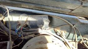 Jeep J5469995 1984-1986 Grand Wagoneer Windshield Wiper Motor Oem