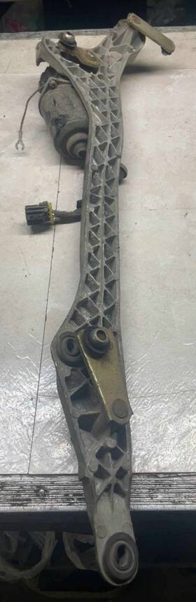 Mazda Ta0167340 1995-2002 Millenia Front Windshield Wiper Motor Linkage Oem