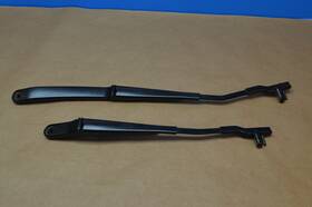 1978200040 Mercedes Benz 2016 C190 Gts Amg Coupe Front Left And Right Windshield Wiper Arms Pair 1978200040 Mercedes Benz 2016 C190 Gts Amg Coupe Front Left And Right Windshield Wiper Arms Pair