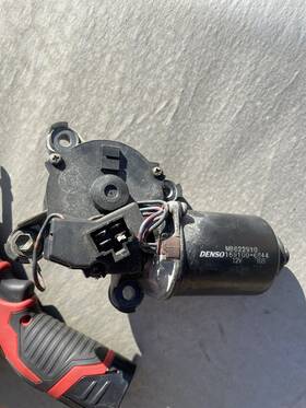 58249 Mitsubishi 91-99 3000gt Stealth Front Windshield Wiper Motor Oem