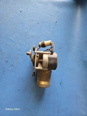 620-51498 Nissan 75 76 Datsun 610 Windshield Wiper Motor 3051 620-51498 Nissan 75 76 Datsun 610 Windshield Wiper Motor 3051