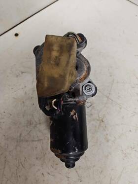 620-58242 Nissan Fits 91-94 Sentra Wiper Motor Front Oem