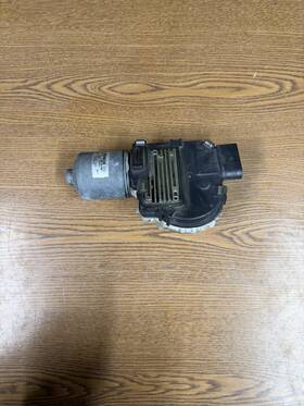 0390241887 Porsche 2003-2010 Cayenne Front Windshield Wiper Motor Oem 0390241887 Porsche 2003-2010 Cayenne Front Windshield Wiper Motor Oem
