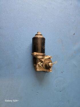 620-58196 Suzuki 89-92 93 94 95 96 97 98 Sidekick Windshield Wiper Motor 82197