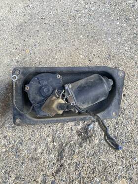 96068324 Suzuki 89-98 Geo Tracker Sidekick Front Windshield Wiper Motor Oem