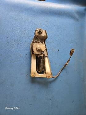 618-55910 Toyota 84 85 86 87 88 89 90 Van Wagon Rear Wiper Motor 103165