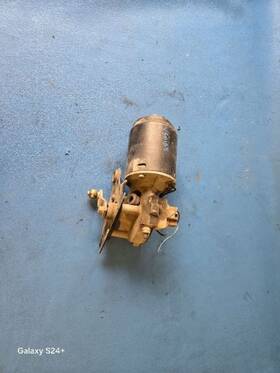 620-53715 Toyota 78 79 Corolla Windshield Wiper Motor 83269