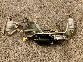 85020-35010 Toyota 89-95 4runner Rear Wiper Arm Motor Bracket Assembly
