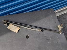 85160-22130 Toyota 81-82 Cressida Wiper Linkage And Hardware - Mx62 Mx63