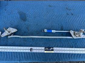 Volvo 40001247 1986-1993 240 244 245 Front Windshield Wiper Linkage Oem #4408em
