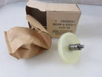 Delco 4903635 Gear W/shaft Windshield Wiper Motor Gm Chevrolet New Old Stock. Fixed Price $49.95.